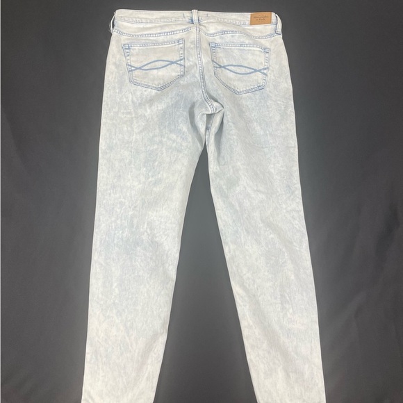 Abercrombie And Fitch Women Blue Washed Distressed Straight Denim Jeans 28-0 - Picture 9 of 10